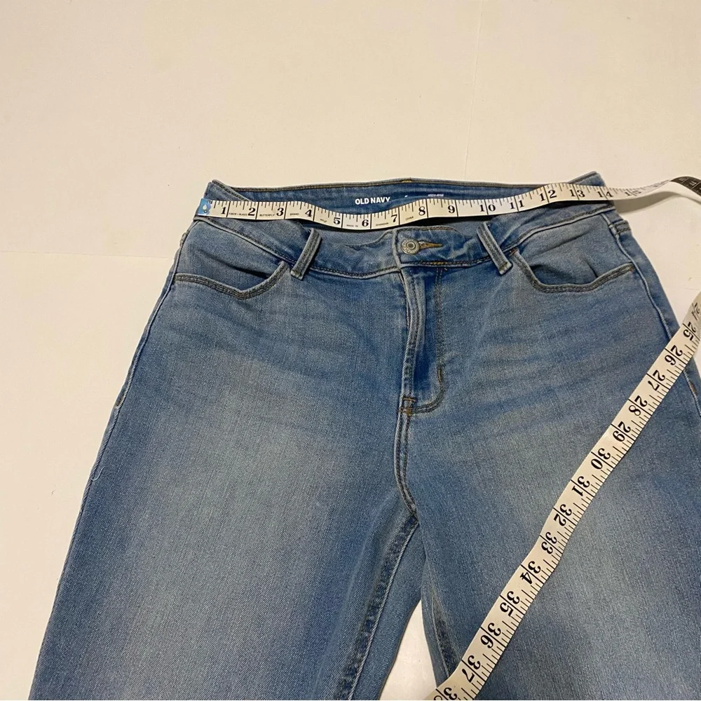 Old navy high-rise straight light blue jeans pants. Size 6 petite